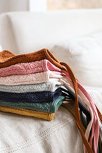Load image into Gallery viewer, Bébé HONEY Sherpa-Sherpa Bandit | BRIAR BABY
