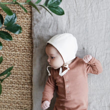 Load image into Gallery viewer, Ivory Linen Bonnet Cotton-Lined | BRIAR BABY
