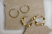 Load image into Gallery viewer, THIN TWISTED HOOPS  - DEA DIA
