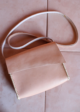 Load image into Gallery viewer, ANTIGA SATCHEL - OLIVE N&#39; SUEDE
