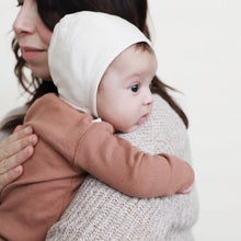 Load image into Gallery viewer, Ivory Linen Bonnet Cotton-Lined | BRIAR BABY
