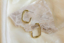 Load image into Gallery viewer, GOLDEN RECTANGLE HOOPS  - DEA DIA
